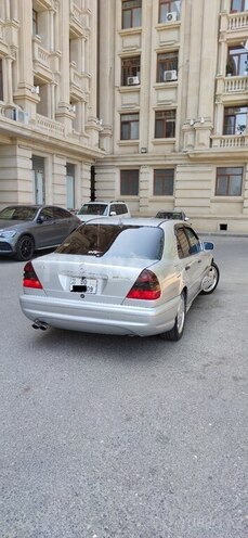 Mercedes C 240 2000, 357,000 km - 2.4 l - Bakı