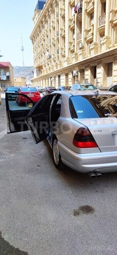 Mercedes C 240 2000, 357,000 km - 2.4 l - Bakı