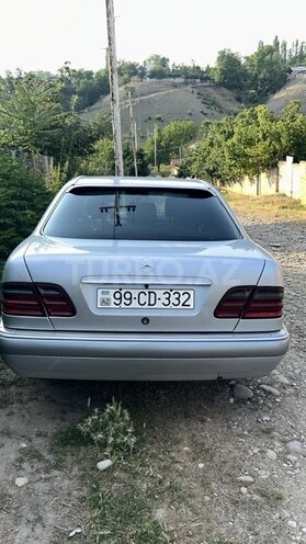 Mercedes E 240 1999, 205,000 km - 2.4 l - Qusar
