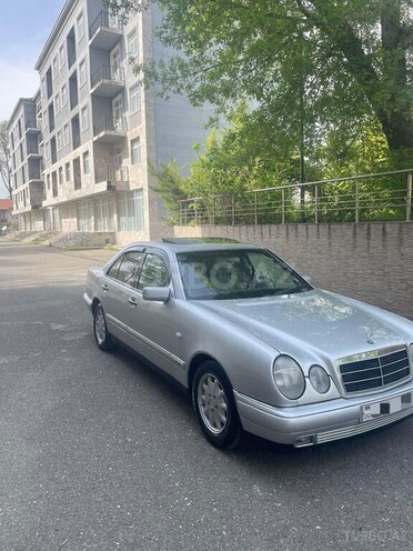 Mercedes E 230 1996, 380,000 km - 2.3 l - İsmayıllı