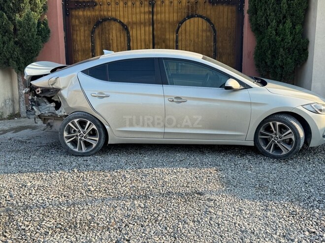Hyundai Elantra 2016, 150,635 km - 2.0 л - Bakı