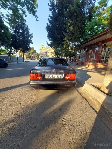 Mercedes E 230 1995, 442,000 km - 2.3 l - Xaçmaz