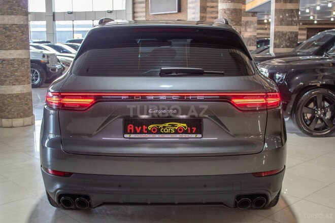 Porsche Cayenne-8