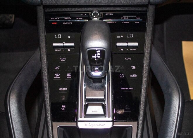 Porsche Cayenne-17