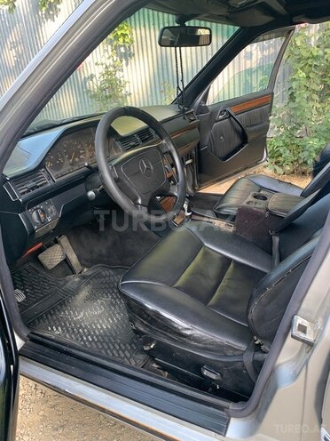 Mercedes E 250 1992, 696,346 km - 2.5 l - Lənkəran