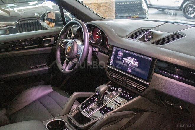 Porsche Cayenne-11