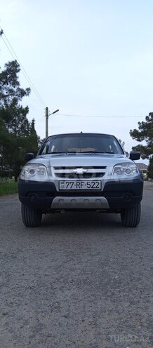 Chevrolet Niva 2015, 85,000 km - 1.7 l - Salyan