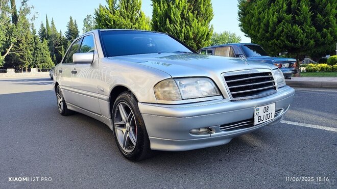 Mercedes C 200 1999, 439,032 km - 2.0 l - Balakən