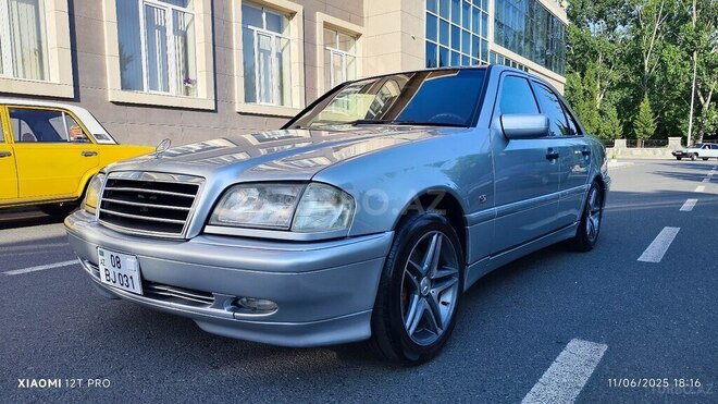 Mercedes C 200 1999, 439,032 km - 2.0 l - Balakən