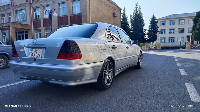 Mercedes C 200 1999, 439,032 km - 2.0 l - Balakən