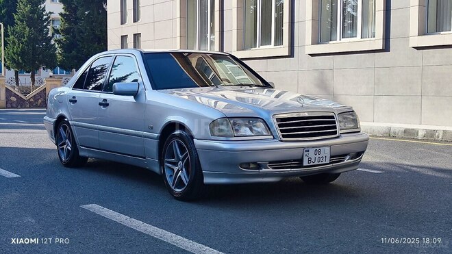 Mercedes C 200 1999, 439,032 km - 2.0 l - Balakən