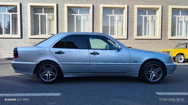 Mercedes C 200 1999, 439,032 km - 2.0 l - Balakən