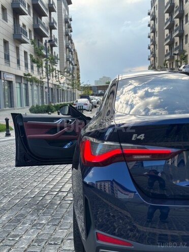 BMW i4-9
