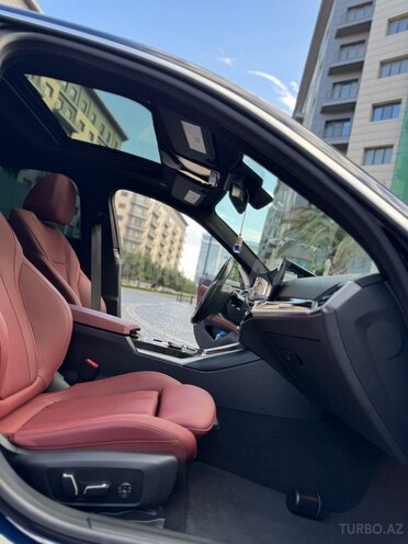 BMW i4-7