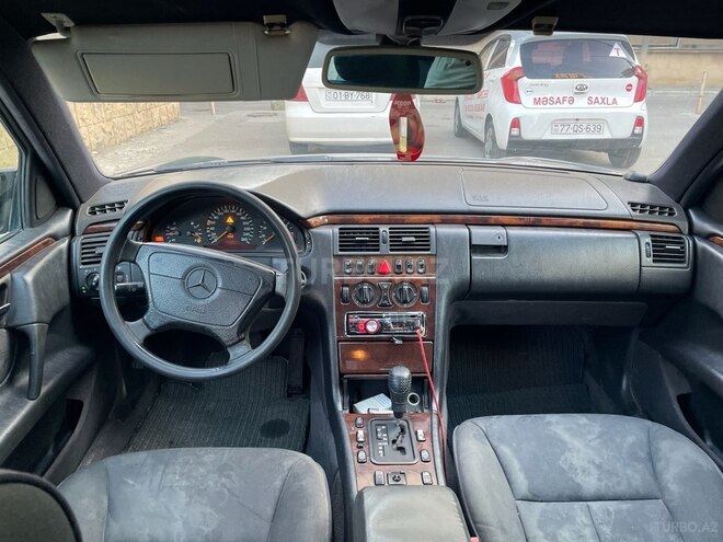 Mercedes E 280 1998, 289,456 km - 2.8 l - Bakı