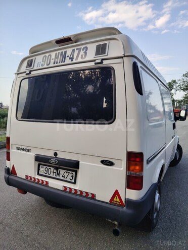 Ford Transit-8