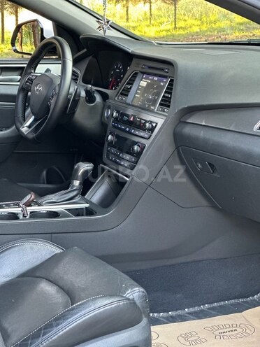 Hyundai Sonata-16