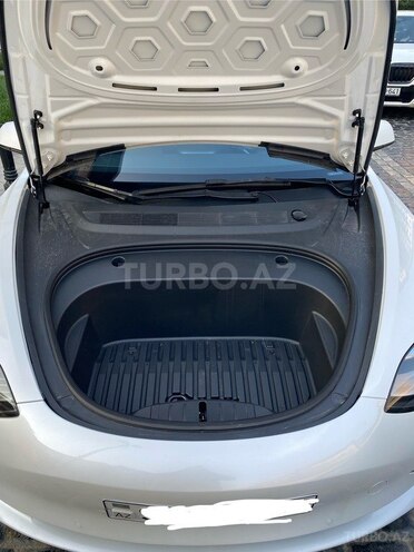 Tesla Model 3-8