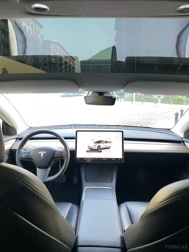 Tesla Model 3-2