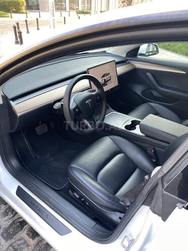Tesla Model 3-14