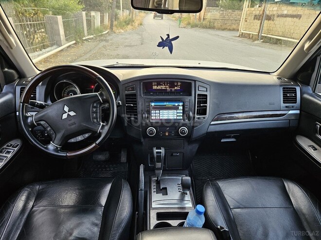 Mitsubishi Pajero 2009, 209,800 km - 3.5 l - Xırdalan