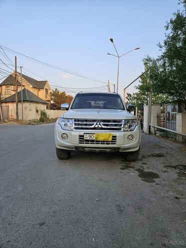 Mitsubishi Pajero 2009, 209,800 km - 3.5 l - Xırdalan