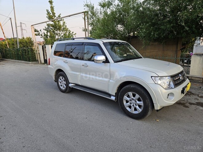 Mitsubishi Pajero 2009, 209,800 km - 3.5 l - Xırdalan