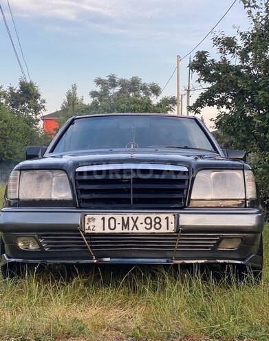 Mercedes E 250 1993, 200,000 km - 2.5 l - Astara