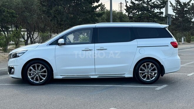 Kia Carnival-17
