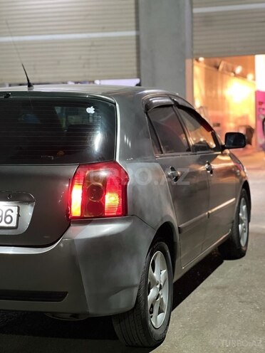 Toyota Corolla 2005, 300,000 km - 1.4 l - Bakı