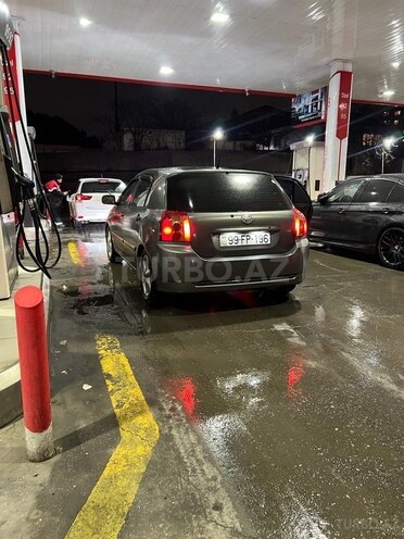 Toyota Corolla 2005, 300,000 km - 1.4 l - Bakı