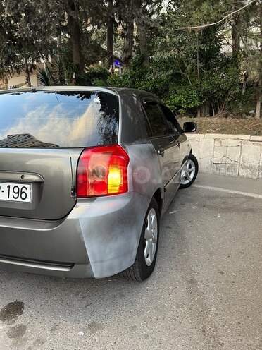 Toyota Corolla 2005, 300,000 km - 1.4 l - Bakı