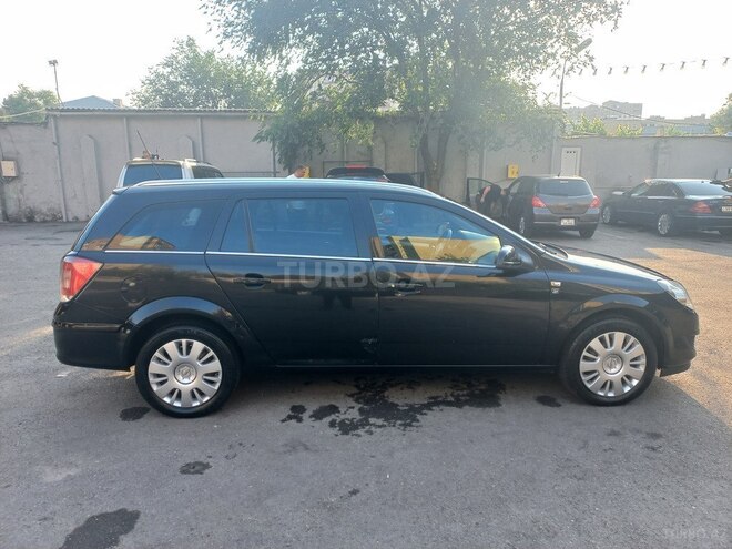 Opel Astra 2010, 390,000 km - 1.4 л - Bakı