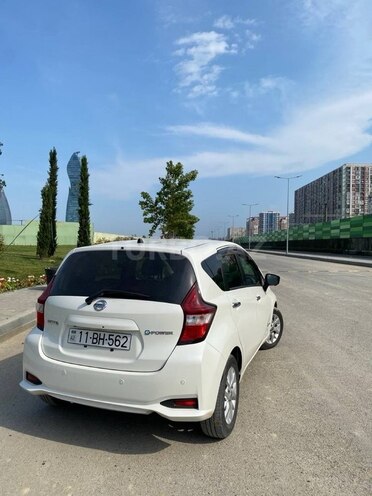 Nissan Note-5
