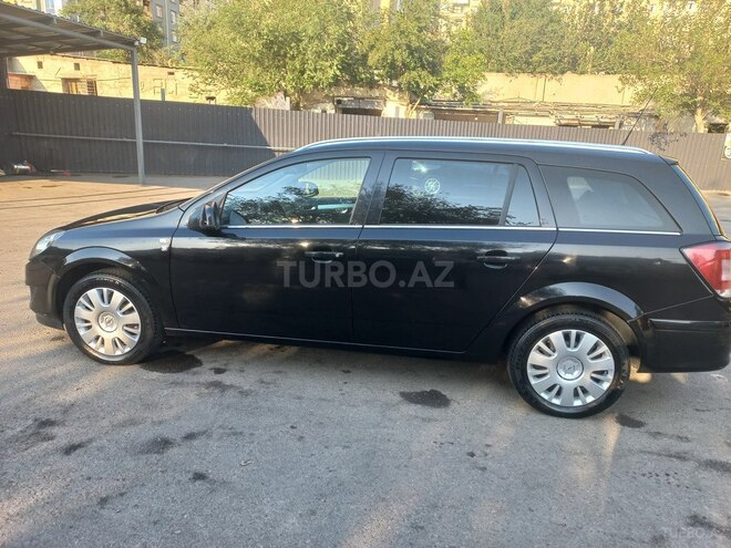 Opel Astra 2010, 390,000 km - 1.4 л - Bakı