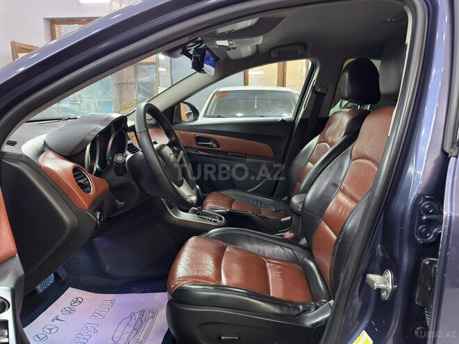 Chevrolet Cruze-15