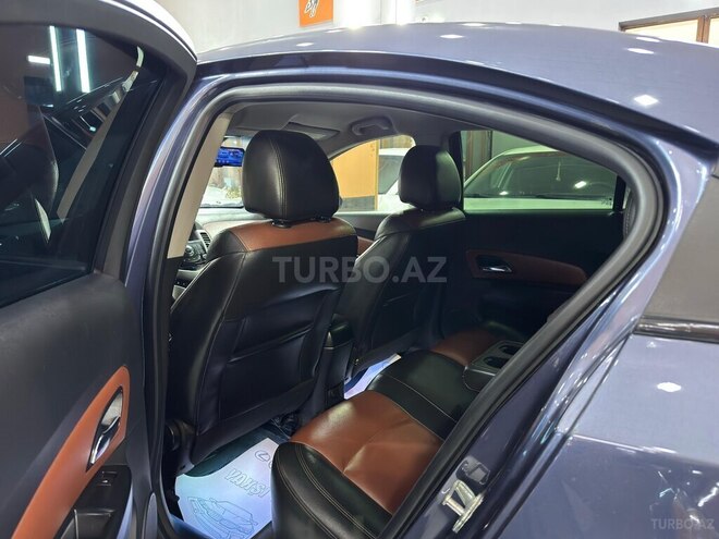 Chevrolet Cruze-16