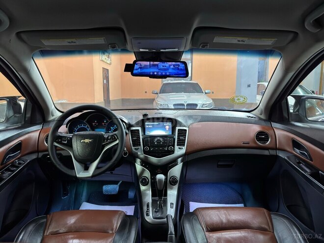 Chevrolet Cruze-13