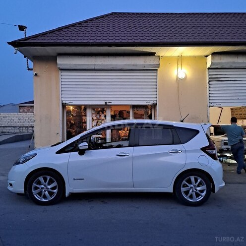 Nissan Note-2