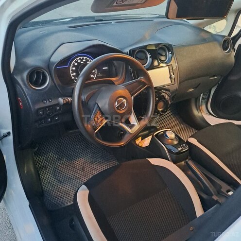 Nissan Note-7