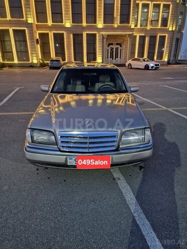 Mercedes C 220-1