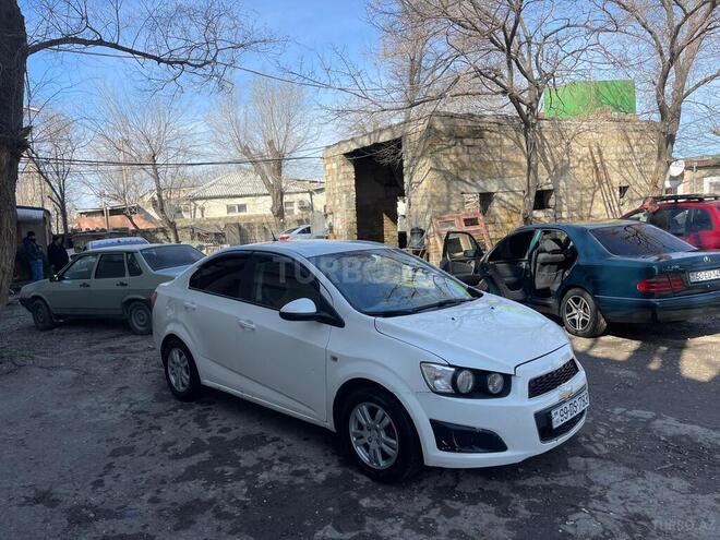 Chevrolet Aveo-10