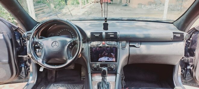 Mercedes C 240 2001, 300,000 km - 2.6 l - Salyan