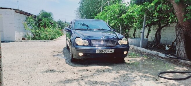 Mercedes C 240 2001, 300,000 km - 2.6 l - Salyan