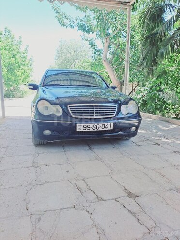 Mercedes C 240 2001, 300,000 km - 2.6 l - Salyan