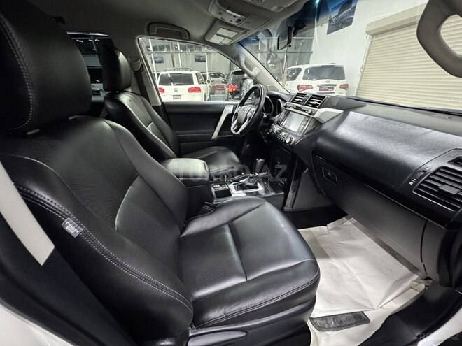 Toyota Land Cruiser Prado-15