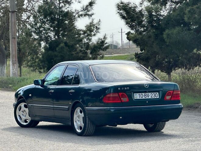Mercedes E 230 1996, 490,000 km - 2.3 l - Salyan