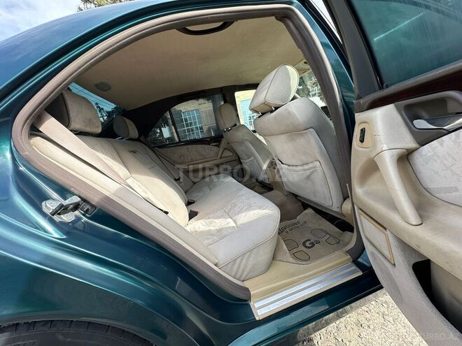 Mercedes E 230 1996, 490,000 km - 2.3 l - Salyan