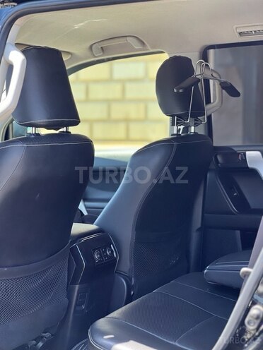 Toyota Land Cruiser Prado-10