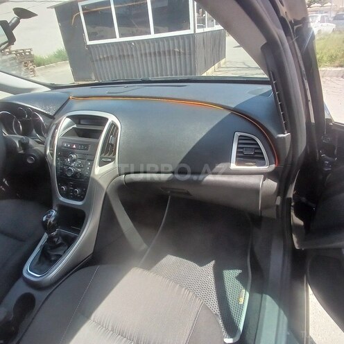 Opel Astra 2011, 222,535 km - 1.4 l - Gəncə